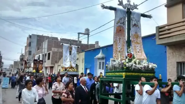 ¿Qué es la Fiesta de las Cruces?